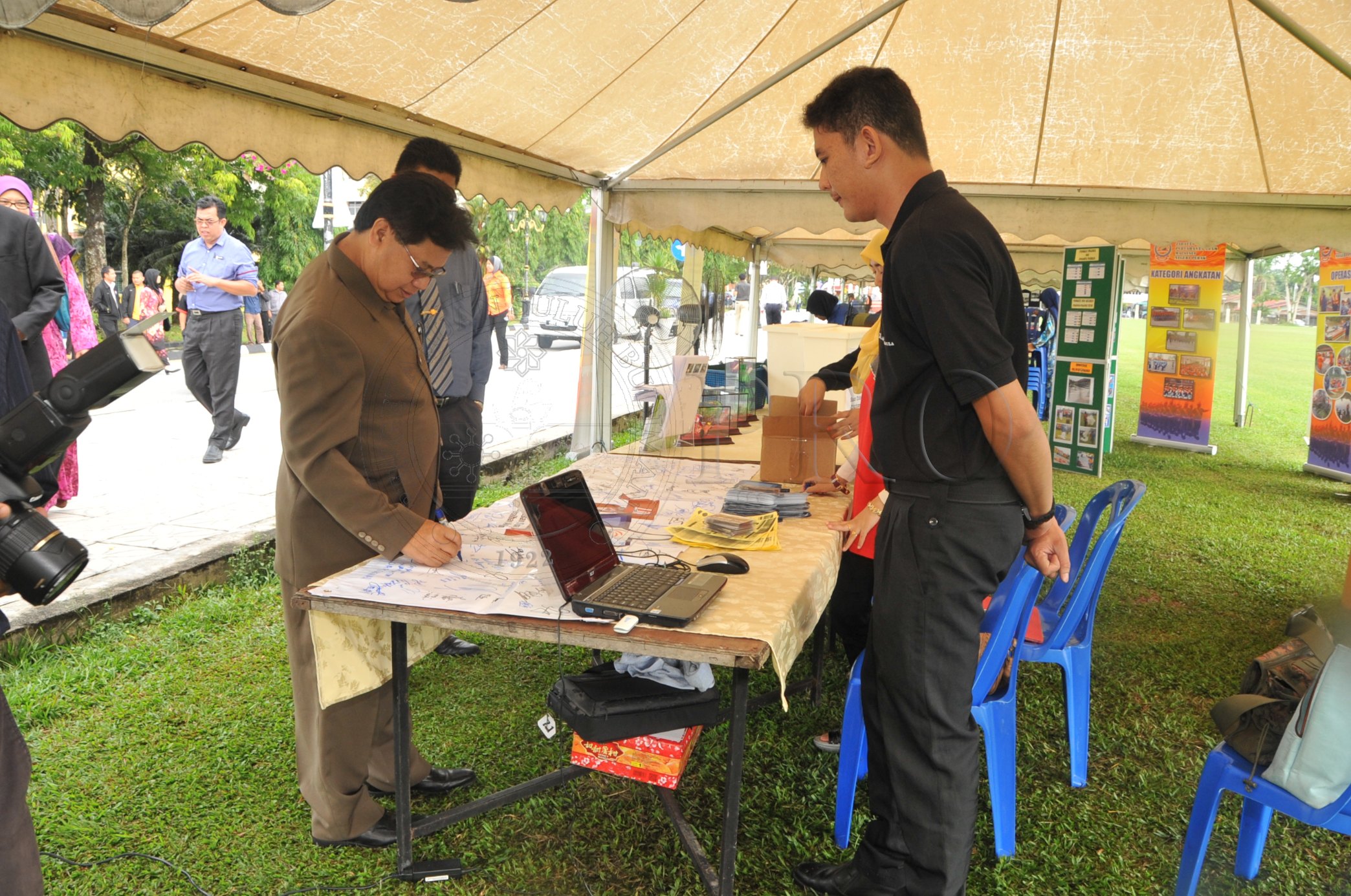 PRO 14 51 KKP PRO 7044